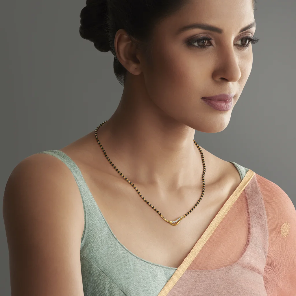 Wave Pendant Gold Mangalsutra BIDG - Image 3